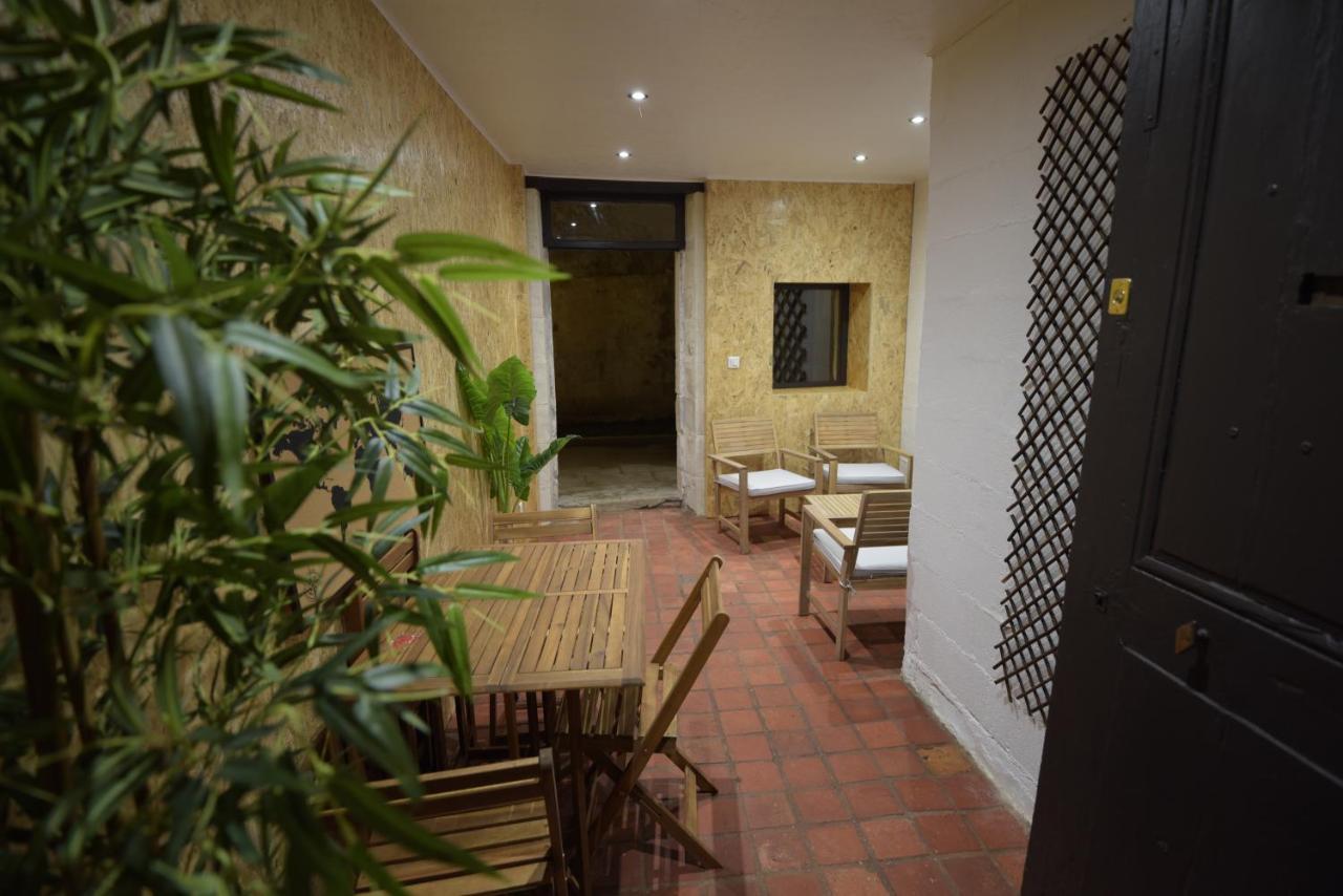 Cosy Appartement Hyper Centre Ville Avec Cour + Patio Auxerre Zewnętrze zdjęcie